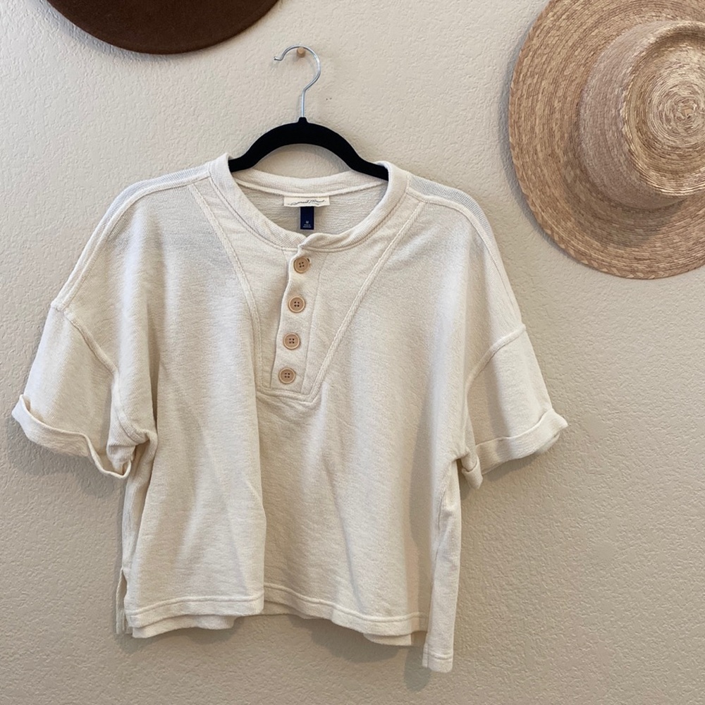 white tee